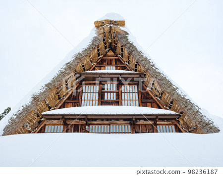 Toyama_Heavy Snow Gokayama Gassho Village 98236187