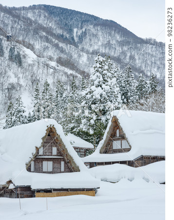 Toyama_Heavy Snow Gokayama Gassho Village 98236273