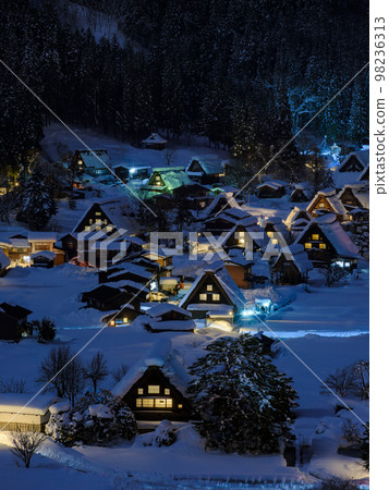 岐阜縣_大雪世界遺產白川鄉的夜景 岐阜縣_大雪世界遺產白川鄉的夜景 98236313