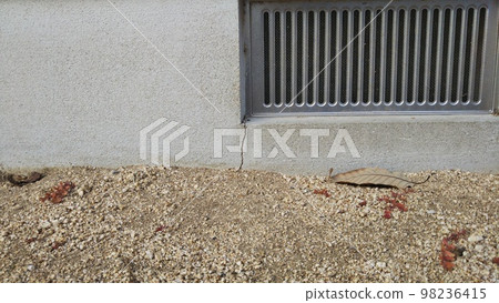 地基有裂縫的地板通風 98236415