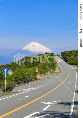 靜岡_從伊豆天際線眺望富士山的絕景 98237064