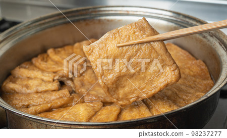 Boil the fried tofu 98237277