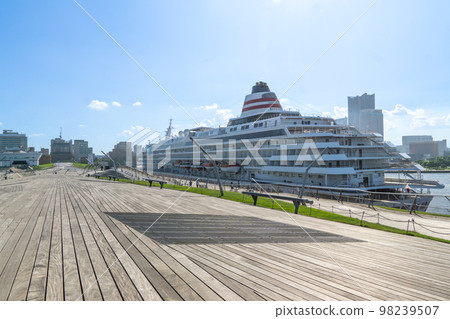 神奈川縣橫濱港大棧橋國際客運碼頭鯨魚背和明日香II 98239507
