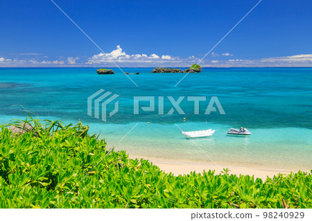 Okinawa _ fine weather and superb view of the beach 98240929