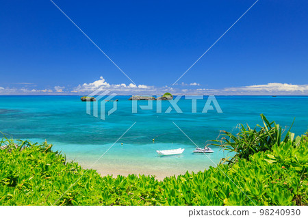 Okinawa _ fine weather and superb view of the beach 98240930