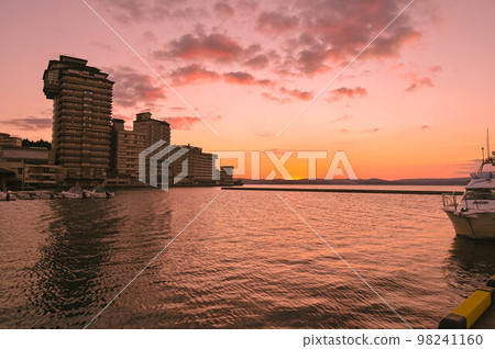 Kagaya, Wakura Onsen, Nanao City, Ishikawa Prefecture, sunset over Nanao Bay 98241160