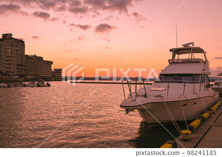 Kagaya, Wakura Onsen, Nanao City, Ishikawa Prefecture, sunset over Nanao Bay 98241185