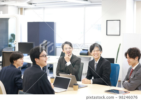 五個商人和平會面_1 五個商人和平會面_1 98246076