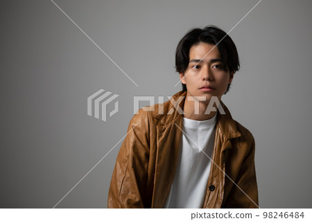 一個男人 98246484