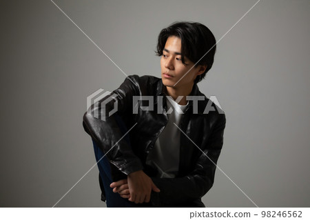 一個男人 98246562