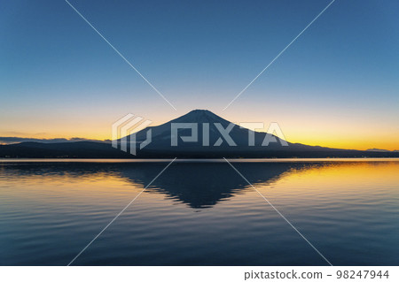 Lake Yamanaka Sunset on Mt. Fuji 1 98247944
