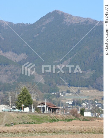 Overall view of Mimasaka Takio station building in Tsuyama city, Okayama prefecture, JR Inbi line 98248371