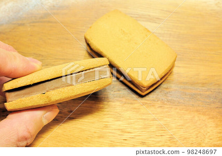 巧克力夾心餅乾 巧克力夾心餅乾 98248697