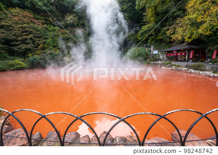 別府地獄周圍的血池地獄 別府地獄周圍的血池地獄 98248742