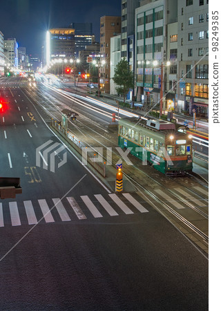 Hiroshima city night 98249385