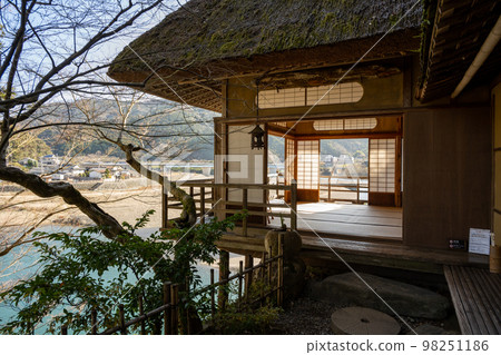 Yorishitayo 98251186