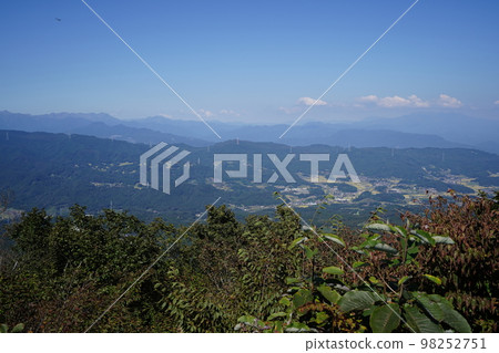 群馬 100 名山 澀川市 從十二嶽山頂到谷川山嚮北的景色 2022 年 9 月 30 日 群馬 100 名山 澀川市 從十二嶽山頂到谷川山嚮北的景色 2022 年 9 月 30 日 98252751