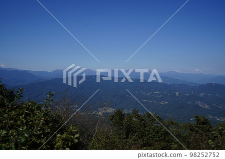 群馬 100 名山 澀川市 從十二嶽山頂到谷川山嚮北的景色 2022 年 9 月 30 日 群馬 100 名山 澀川市 從十二嶽山頂到谷川山嚮北的景色 2022 年 9 月 30 日 98252752