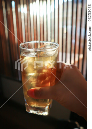 beer , a glass of beer 98253088