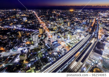 從Act Tower觀景走廊（濱松站方向）眺望濱松市夜景 98254065