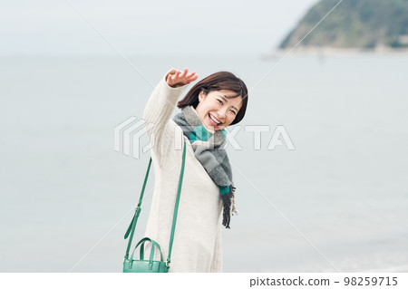 冬天出海的女人 98259715