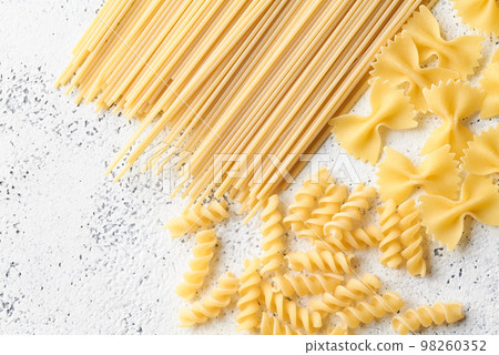 different types of pasta different types of pasta 98260352