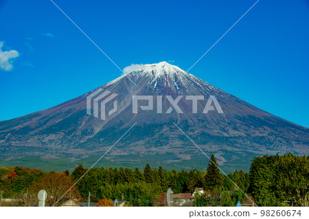 藍色的富士山和美麗的風景 藍色的富士山和美麗的風景 98260674