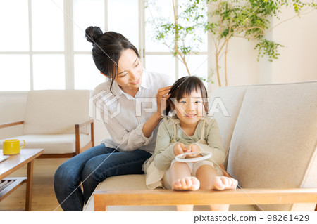 happy mother and daughter portrait happy mother and daughter portrait 98261429