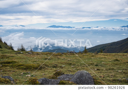 長野縣美原高原風光 98261926