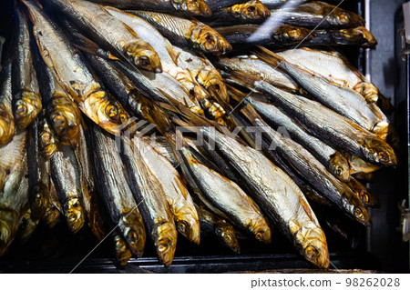 Cold smoked fish on store counter 98262028