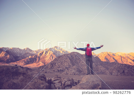 Alabama hills 98262776