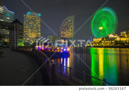 Night view of Yokohama Minato Mirai Night view of Yokohama Minato Mirai 98263167
