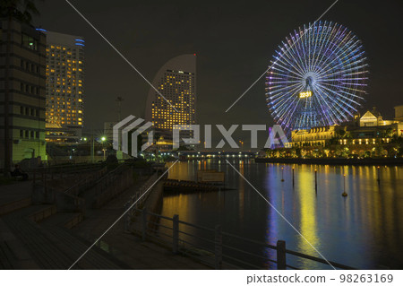 橫濱港未來的夜景 橫濱港未來的夜景 98263169