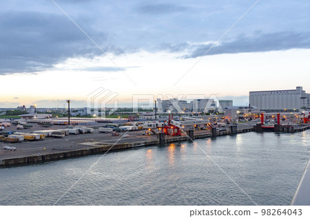 Tomakomai harbor 98264043