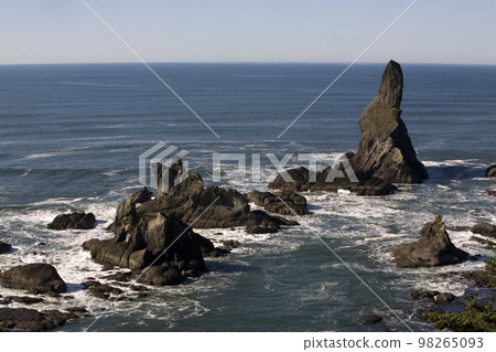 Rocks and coastal scenery 98265093