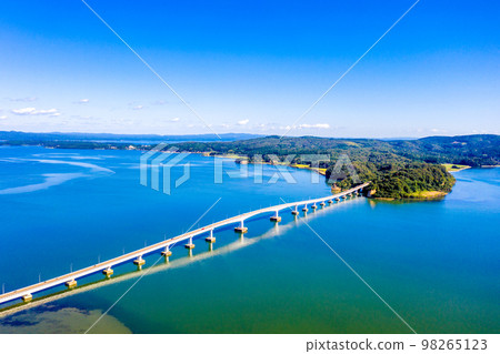 Notojima Bridge and Notojima (Ishikawa Prefecture) Notojima Bridge and Notojima (Ishikawa Prefecture) 98265123
