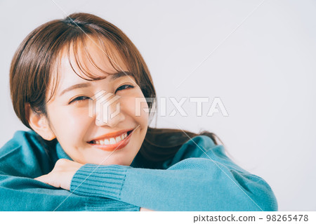 woman in blue knit 98265478