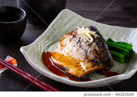 Boiled mackerel and sake 98265689