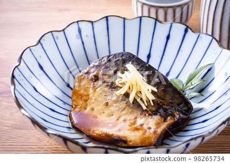 Boiled mackerel and sake 98265734