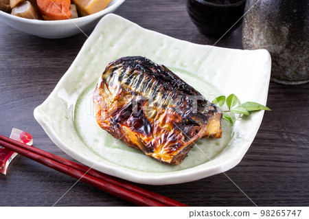 Grilled mackerel with salt Grilled mackerel with salt 98265747
