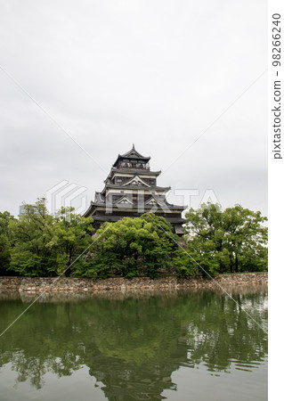 雨天的廣島城 98266240