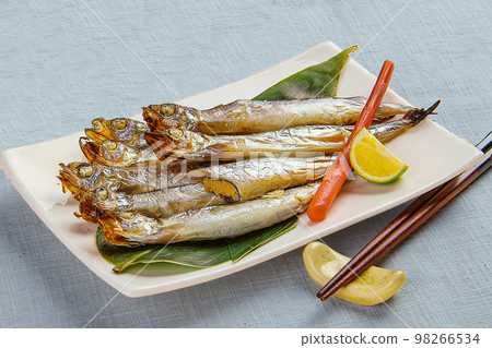 Grilled shishamo with roe 98266534