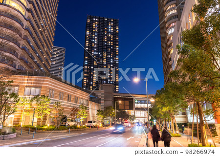 “神奈川縣”塔樓公寓的夜景/武藏小杉站周圍的城市景觀 “神奈川縣”塔樓公寓的夜景/武藏小杉站周圍的城市景觀 98266974
