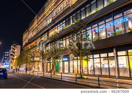 “神奈川縣”塔樓公寓的夜景/武藏小杉站周圍的城市景觀 “神奈川縣”塔樓公寓的夜景/武藏小杉站周圍的城市景觀 98267009