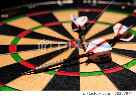 dart board close up 98267974