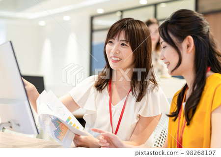 在辦公室工作的商務人士攝影合作:WEEK芝大門(Sun Frontier Fudousan) 在辦公室工作的商務人士攝影合作:WEEK芝大門(Sun Frontier Fudousan) 98268107