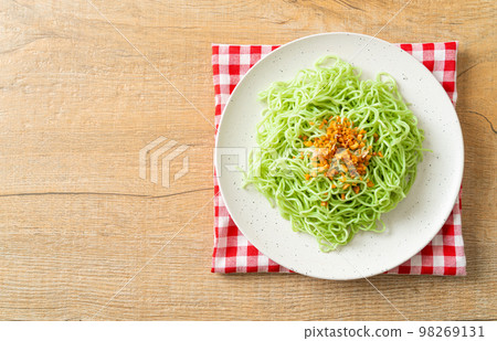 green jade noodle with garlic green jade noodle with garlic 98269131