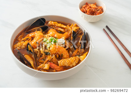 Jjamppong -  Korean Seafood Noodle Soup 98269472