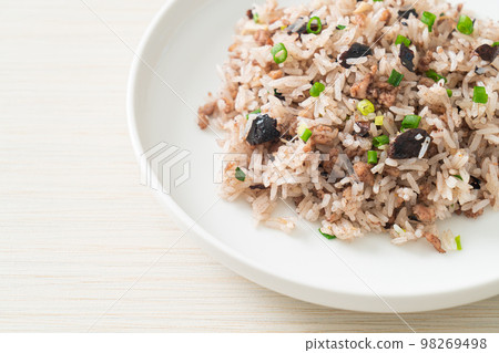 Fried Rice with Chinese Olives and Minced Pork 98269498