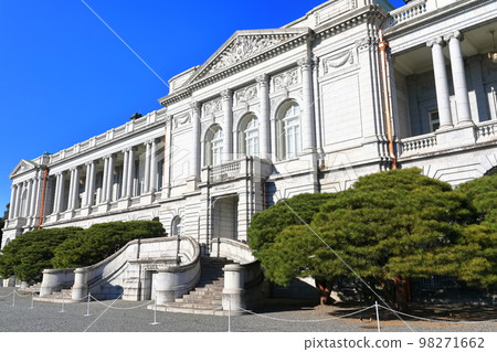 [Tokyo] Akasaka Imperial Villa in fine weather 98271662